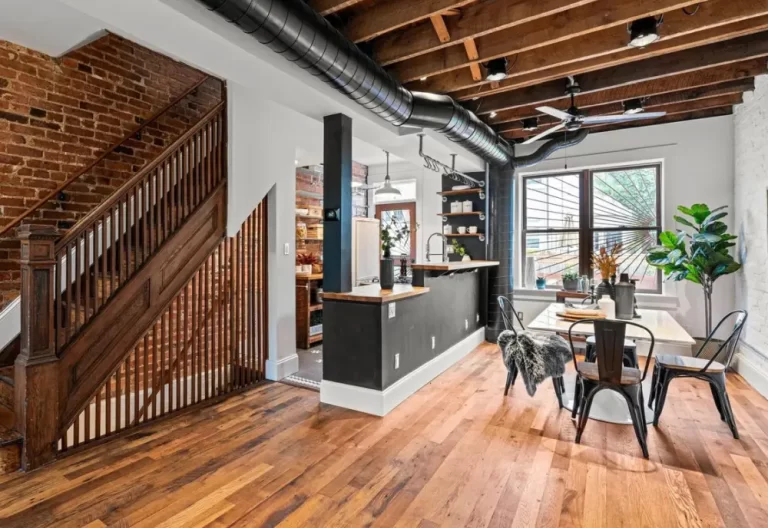 Antique Oak Flooring in random widths